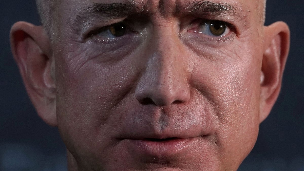 Jeff Bezos stepped down as Amazon CEO and the jokes were delivered instantly