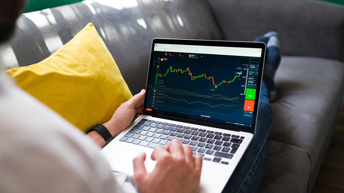 This $40 bundle breaks down trading so it makes sense