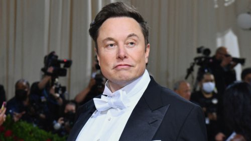 Elon Musk sells $6.9 billion worth of Tesla shares, says he'll buy them back