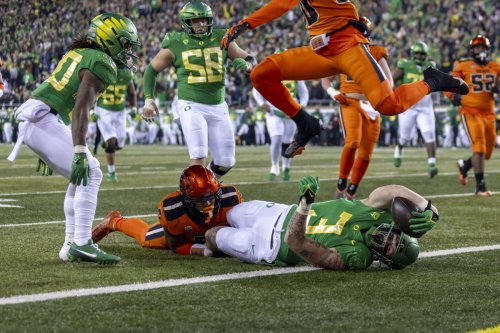 How to watch Oregon vs. Washington football without cable