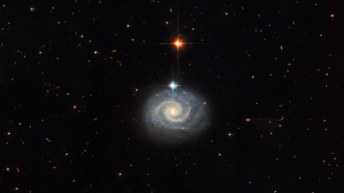 Hubble Telescope Captures Spooky 'Forbidden Light' 275-Million-Light-Years Away