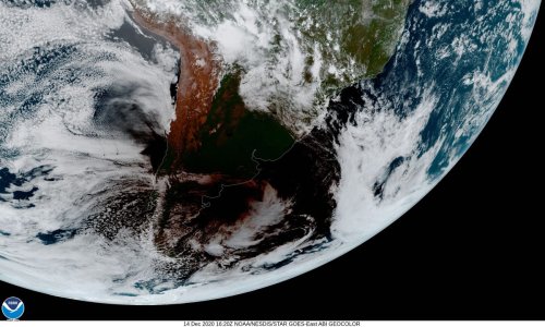 This Amazing Gif Shows A Solar Eclipse Moving Across The Earth