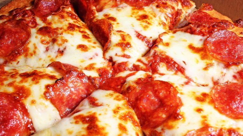 It's Obvious Why Pizza Hut Is Disappearing Across The Country