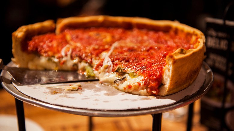 The Untold Truth Of Chicago Deep-Dish Pizza