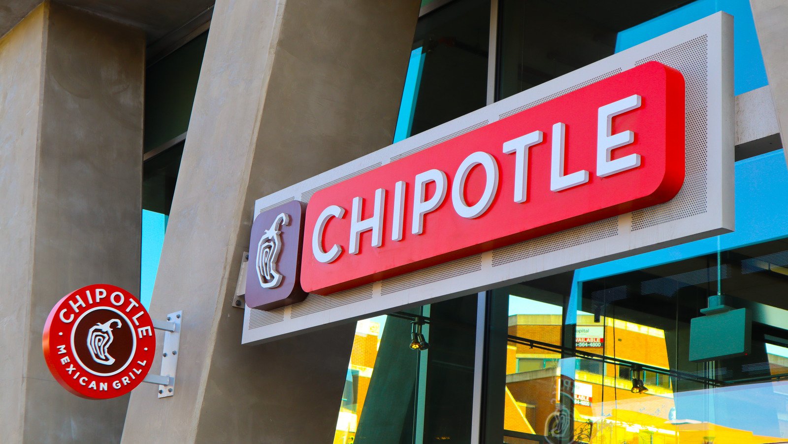 The Real Difference Between Qdoba And Chipotle Revealed