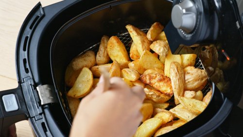 Mistakes Everyone Makes When Cooking Fries In An Air Fryer