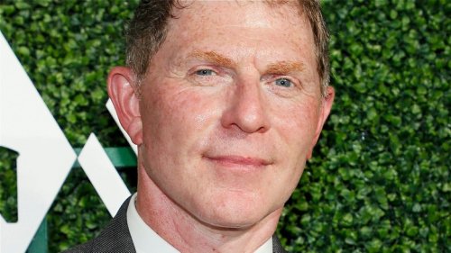 Bobby Flay Is Willing To Break The Bank At This NYC Seafood Restaurant