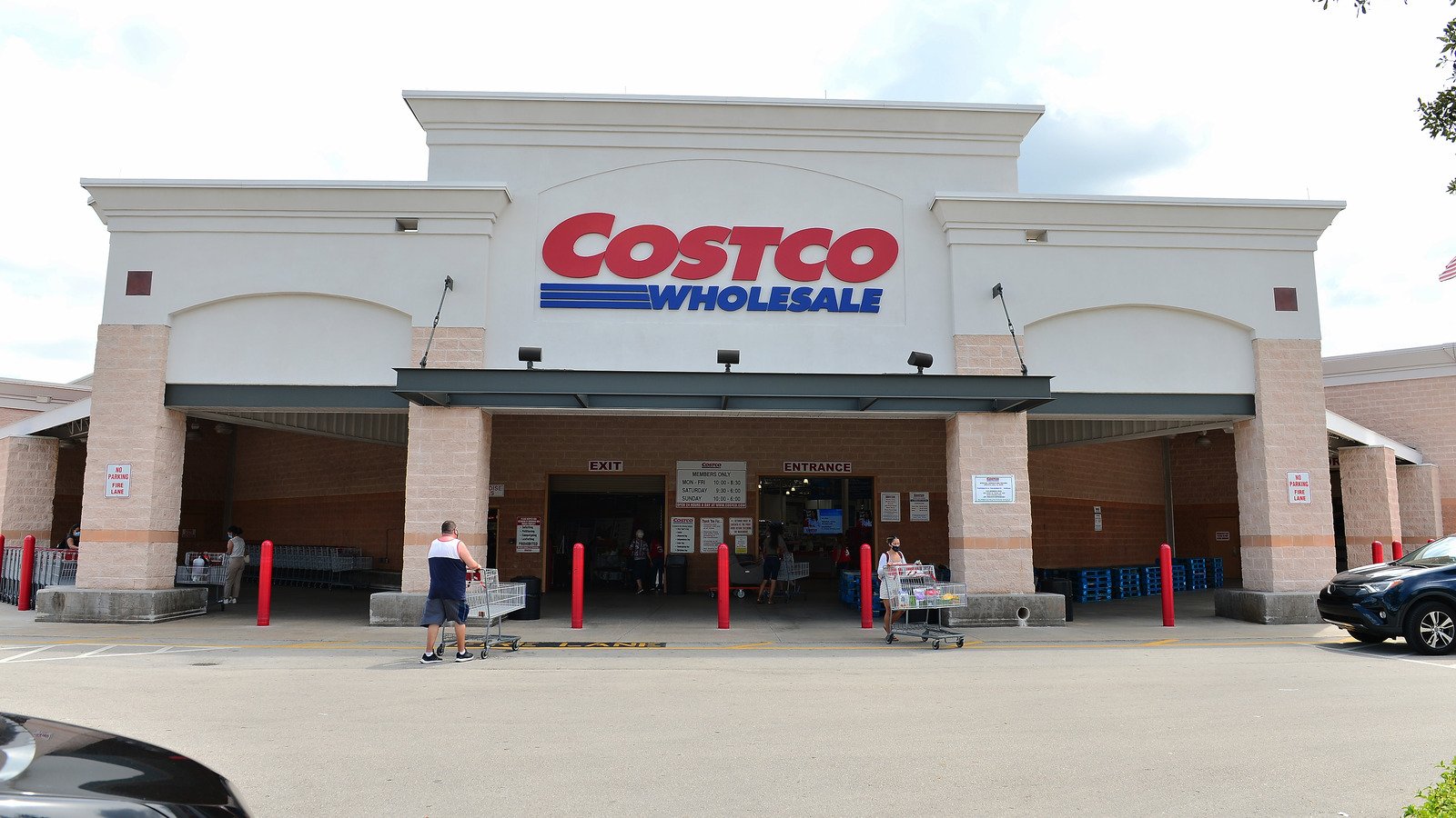 The Real Reason Costco Has Such A Low Turnover Rate