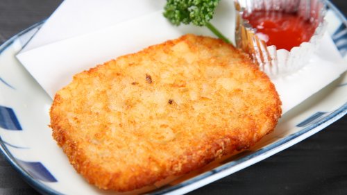 Why Hash Browns Always Taste Better At A Restaurant