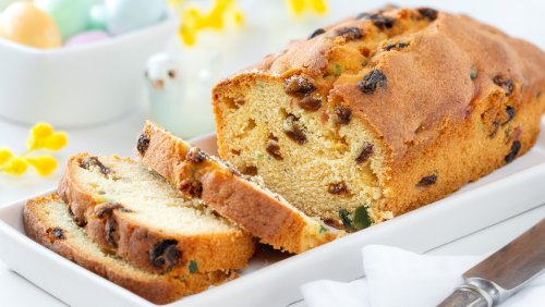 11 Mistakes Everyone Makes When Making Fruit Cake