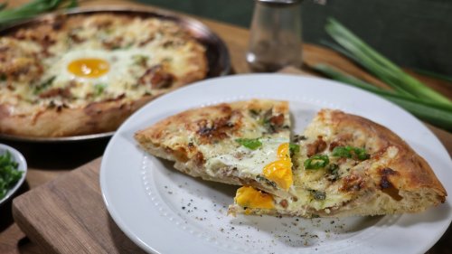 Pizza For Breakfast? Meet The Sausage & Gravy Pizza Recipe That Breaks All The Rules