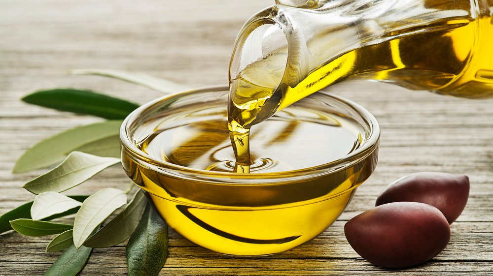 the-difference-between-regular-and-extra-virgin-olive-oil-flipboard