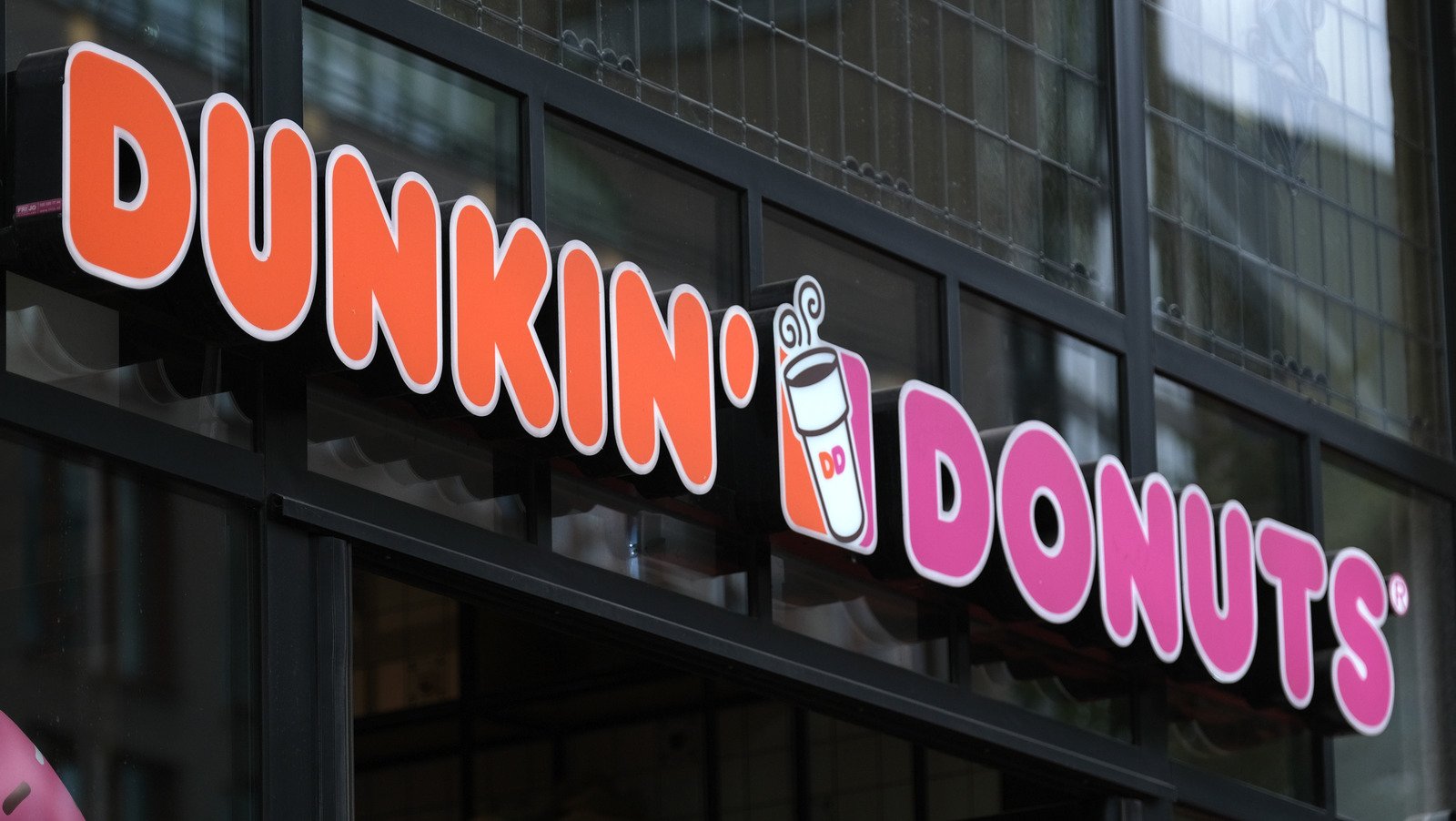 This Viral Dunkin' TikTok Has People Fuming