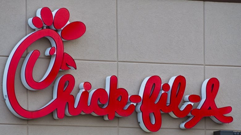 Workers Reveal What It's Really Like To Work At Chick-Fil-A - Mashed