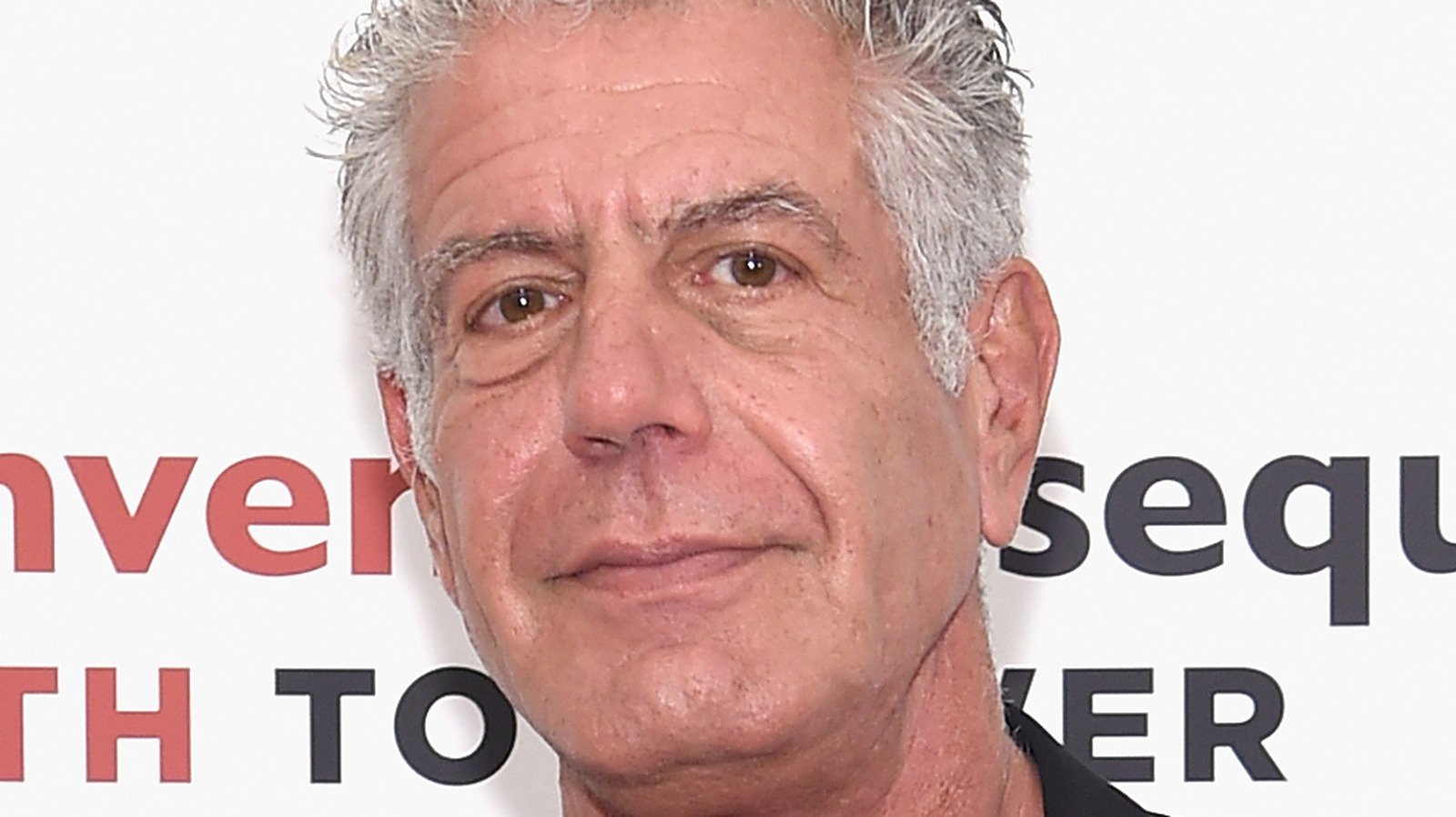 How To Choose The Best Street Food Spots, According To Anthony Bourdain - Mashed