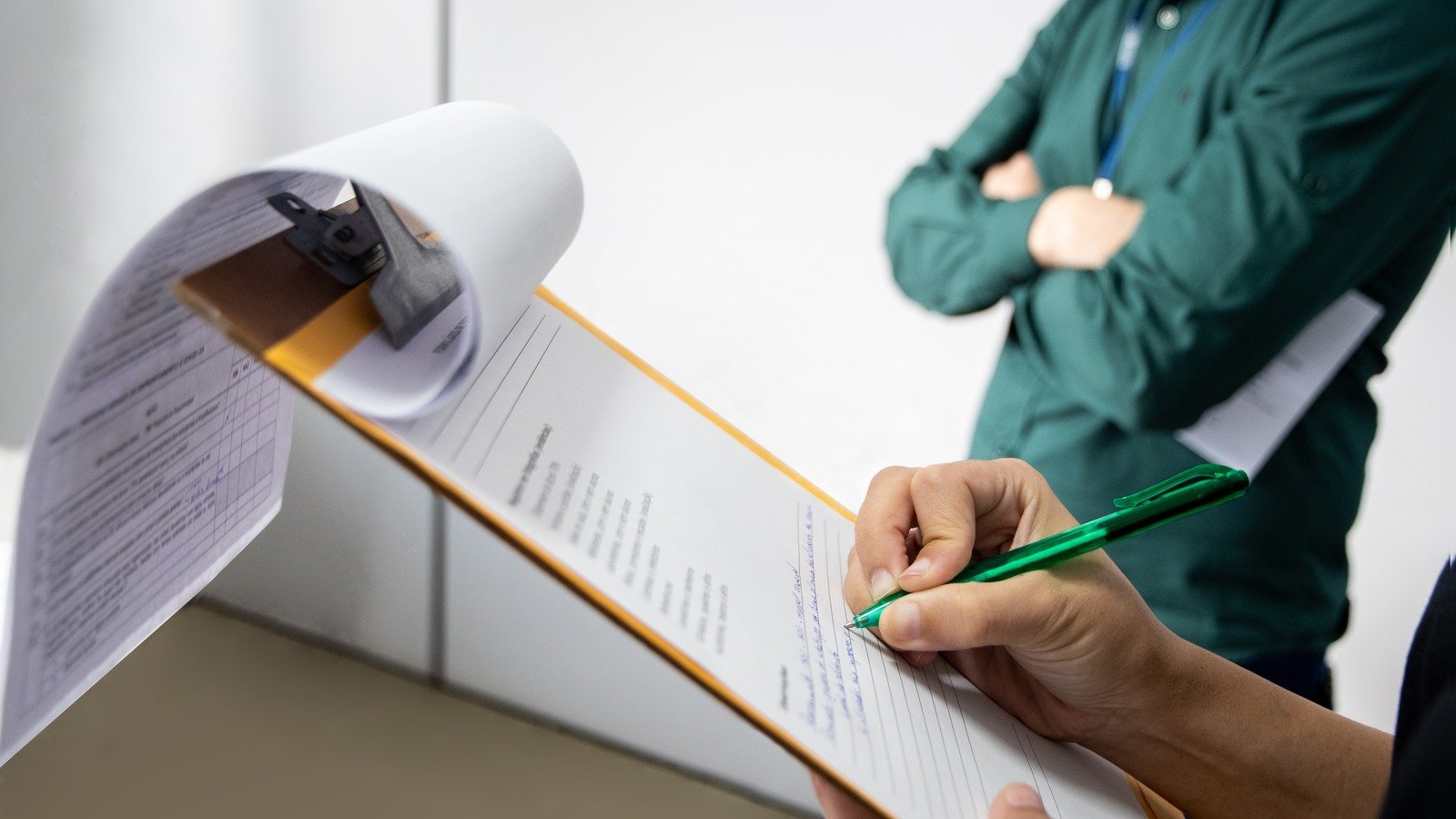 12 Red Flags Restaurant Health Inspectors Always Look For