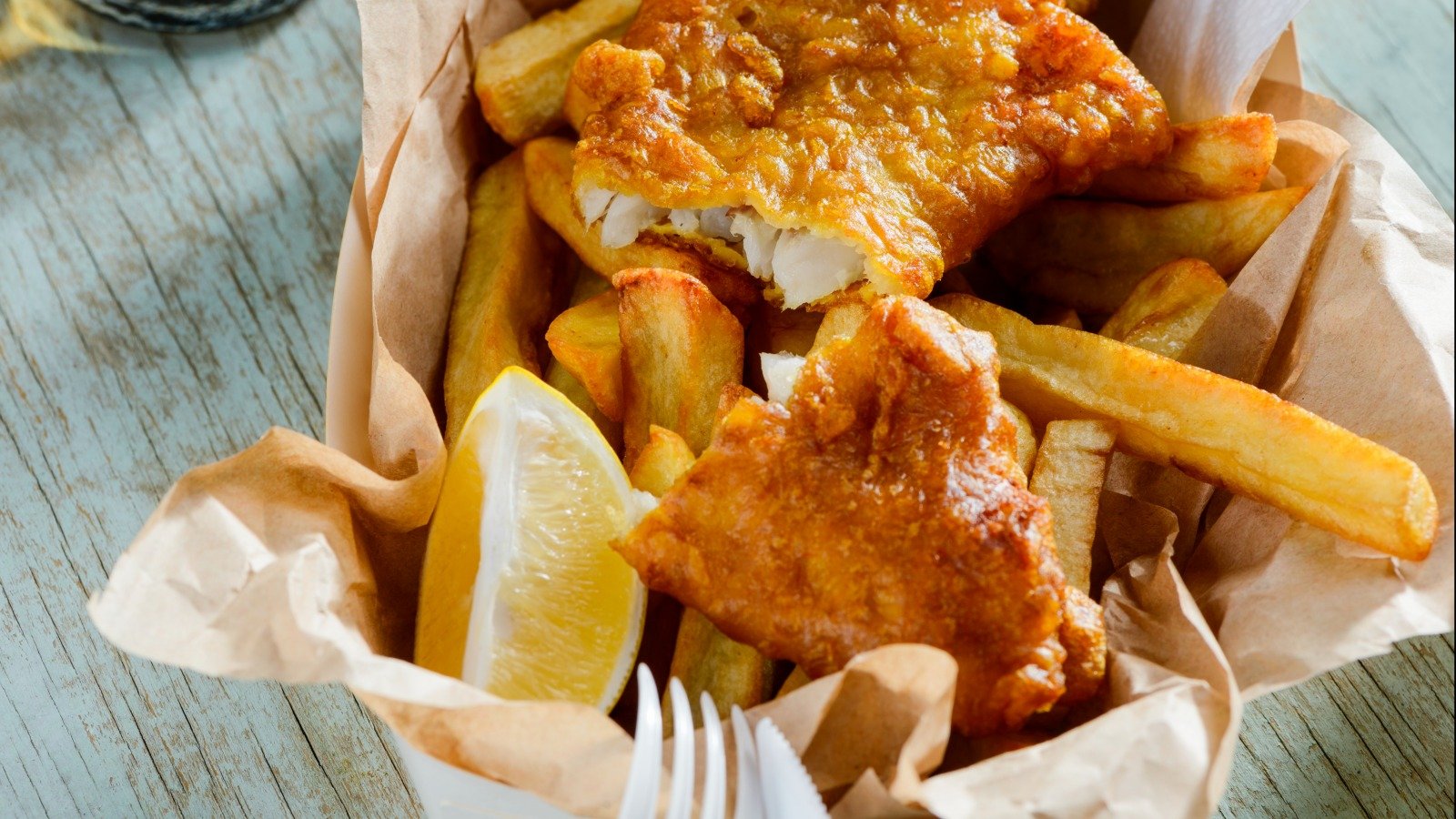 This Is The Only Type Of Vinegar You Should Have With Fish And Chips - Mashed