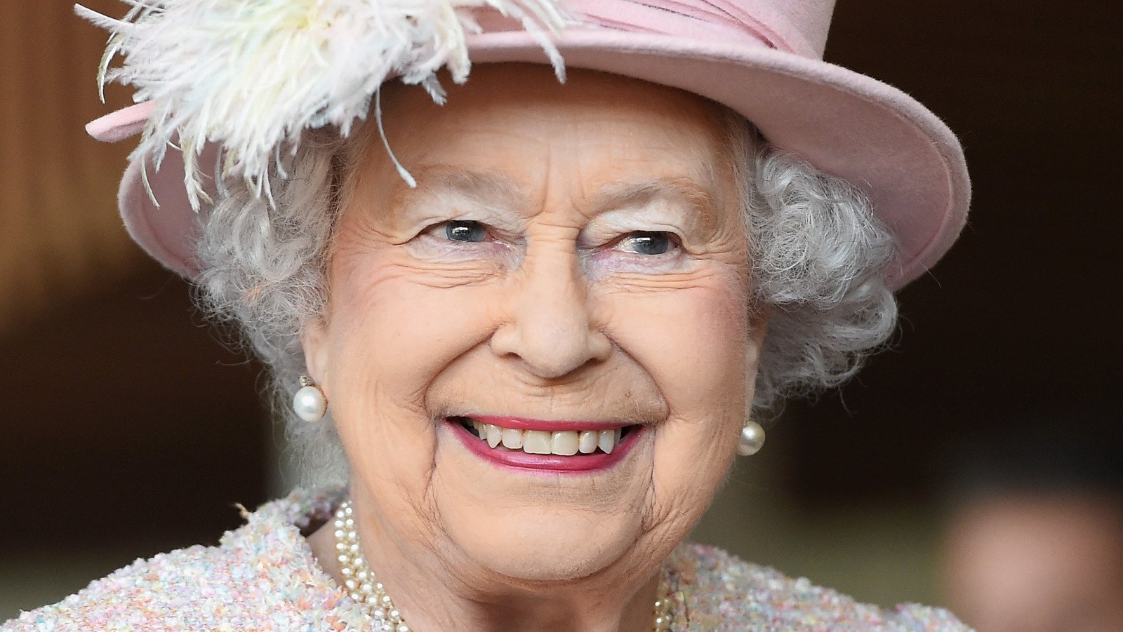 The Odd Way Queen Elizabeth Eats Bananas - Mashed
