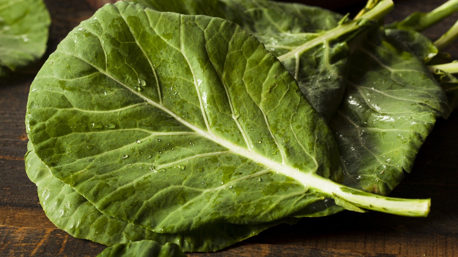 The Real Difference Between Mustard Greens And Collard Greens