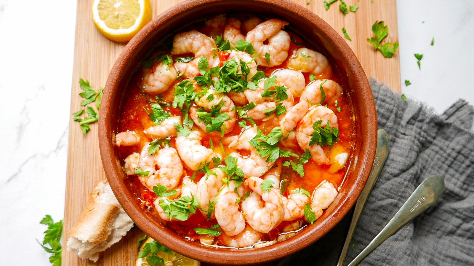 Spanish Garlic Shrimp Has The Perfect Kick With This Ingredient