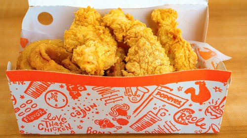 Here's Why Popeyes Chicken Has That Signature Red Tint