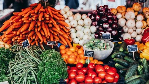 A Whole Foods Manager's Grocery Tips Will Change How You Shop