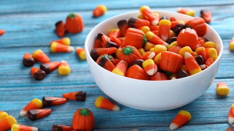 6 Treats You Can Only Get At Halloween - Mashed