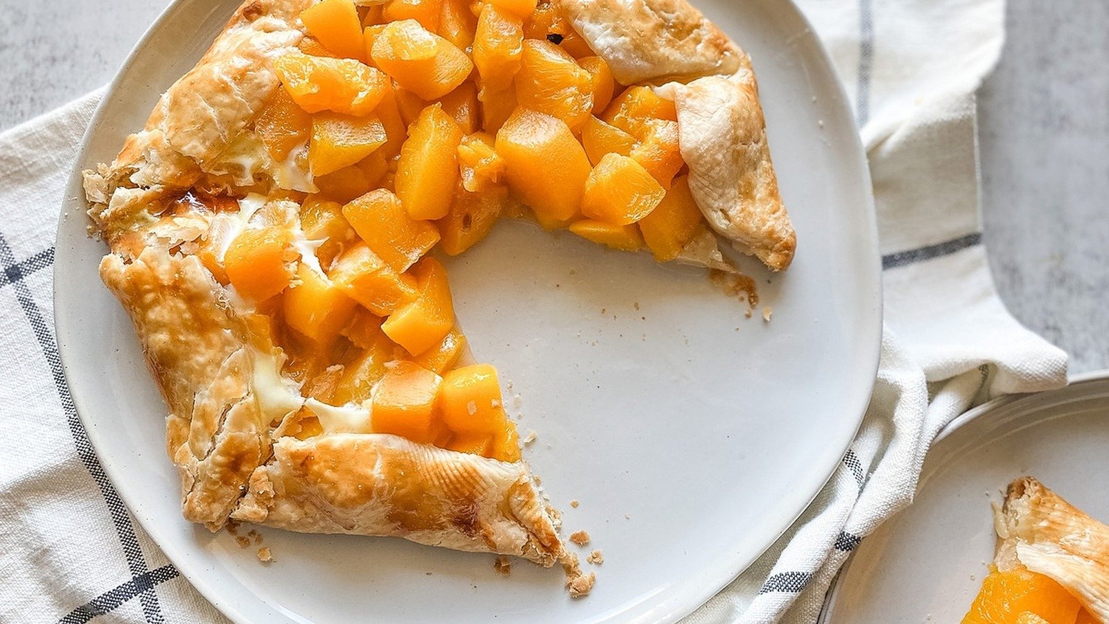 Easy Peach Tart Recipe - Mashed