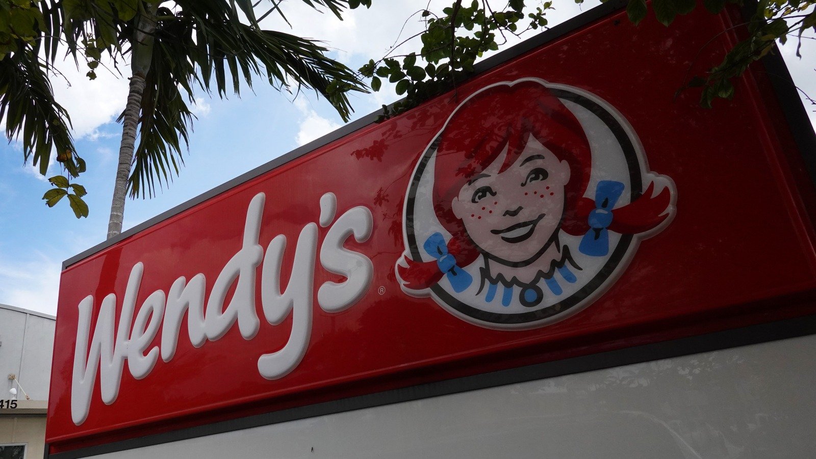 Workers Reveal What It's Really Like To Work At Wendy's - Mashed