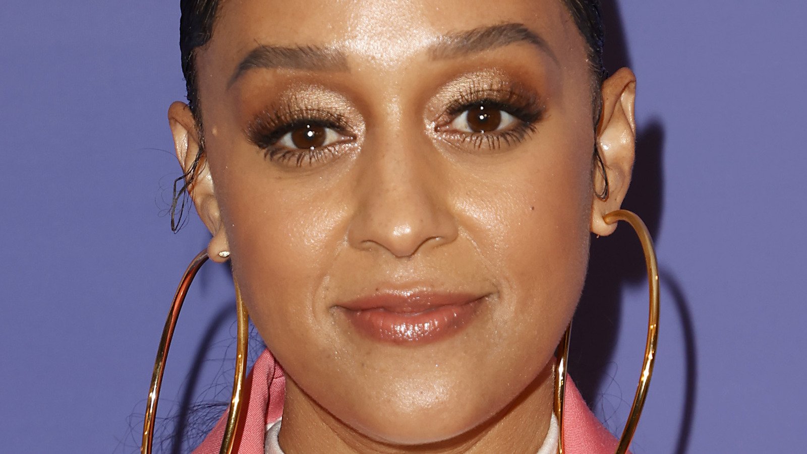 Tia Mowry's Secret Ingredient For Collard Greens - Exclusive