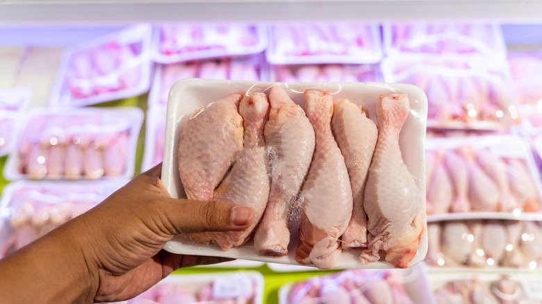 11 Mistakes Health Experts Say You Should Avoid When Storing Raw Chicken