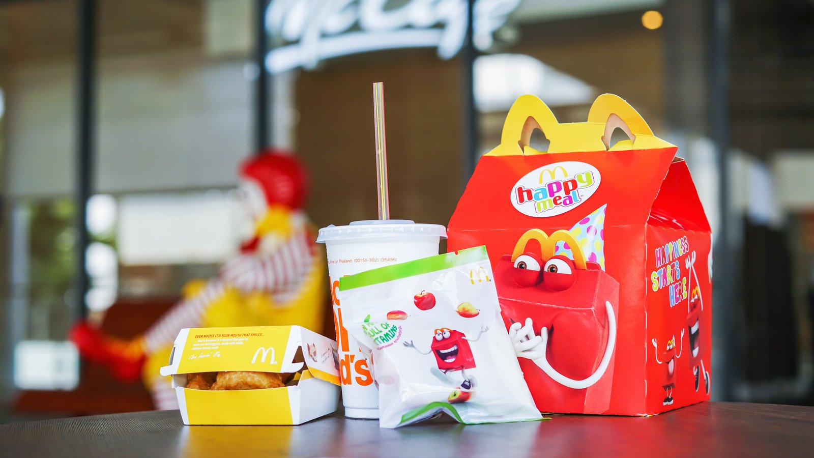 Why McDonald's Stopped Putting Cookies In Its Happy Meals