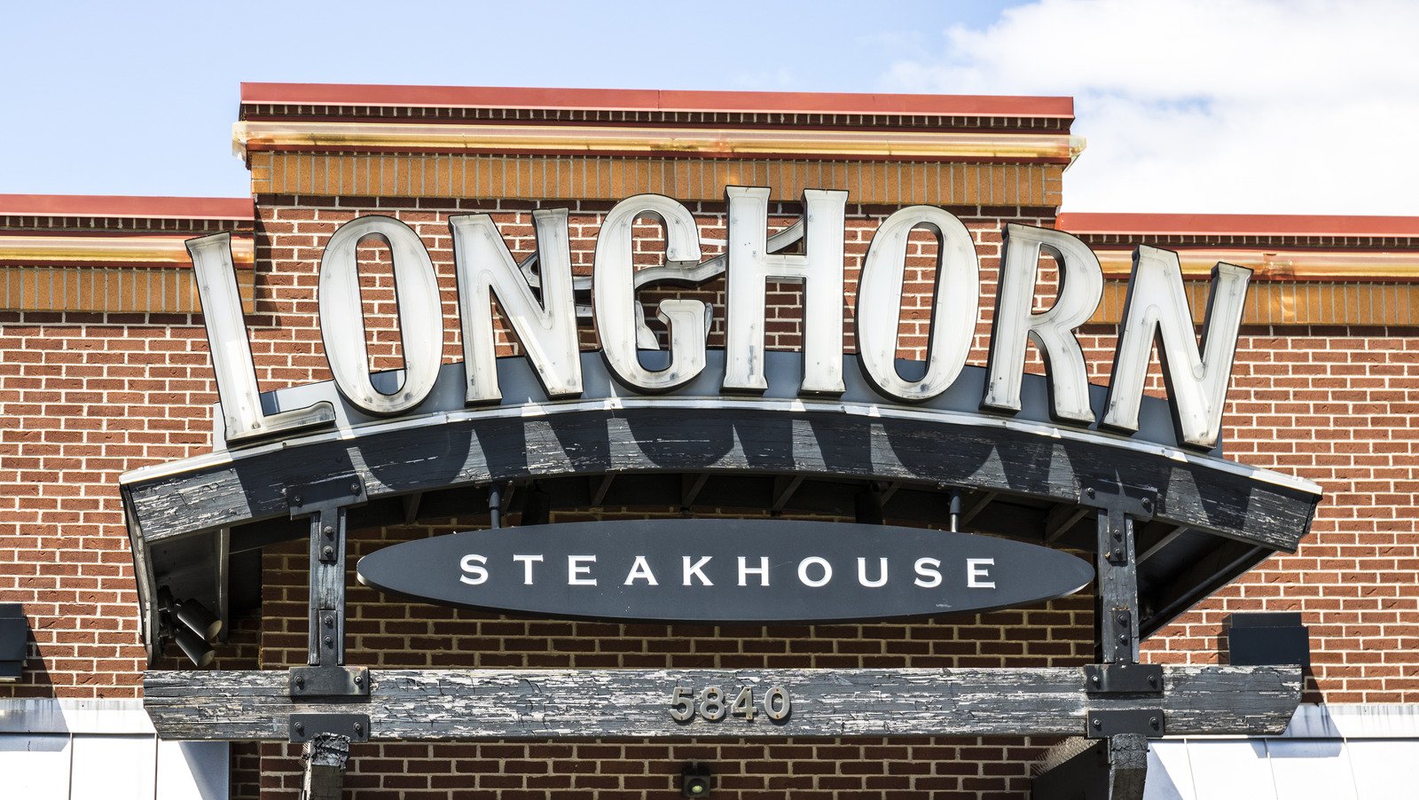 What You Should Absolutely Never Order From LongHorn Steakhouse - Mashed