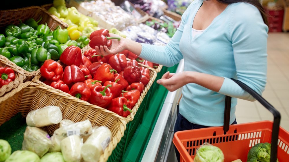 Sneaky Ways Grocery Stores Are Scamming You - Mashed