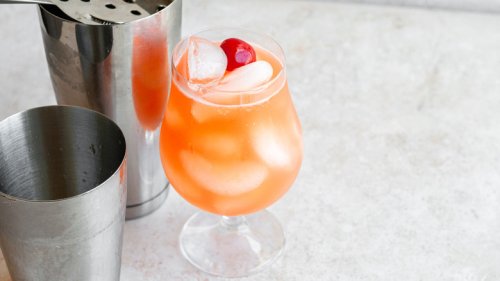 Mashed Recipe: Classic Bahama Mama Cocktail Recipe