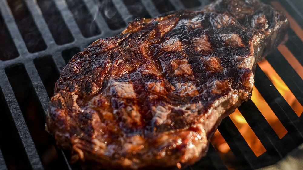 Mistakes Everyone Makes When Grilling Steak