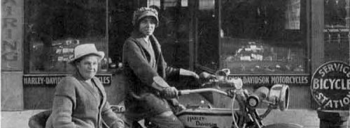 Effie Hotchkiss, primera mujer en recorrer EE.UU. en moto en 1915
