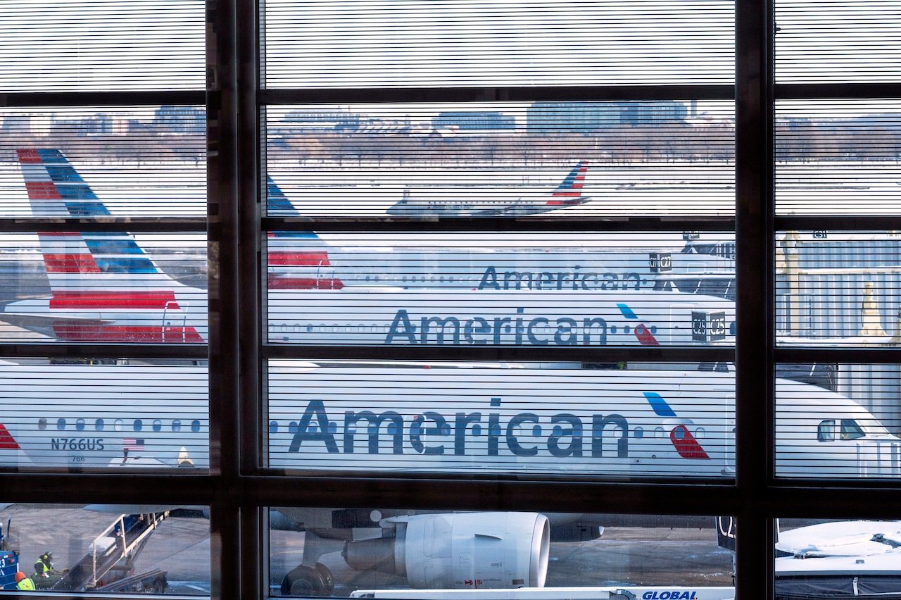 Something went wrong at 35,000 feet - and the crew started getting sick