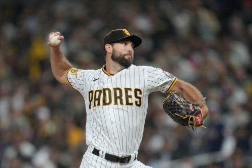 Red Sox let 2 starters walk in free agency, both named Pitchers of the Month