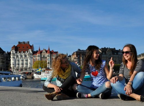12 Differences Between a Normal Friend and a Swedish Friend