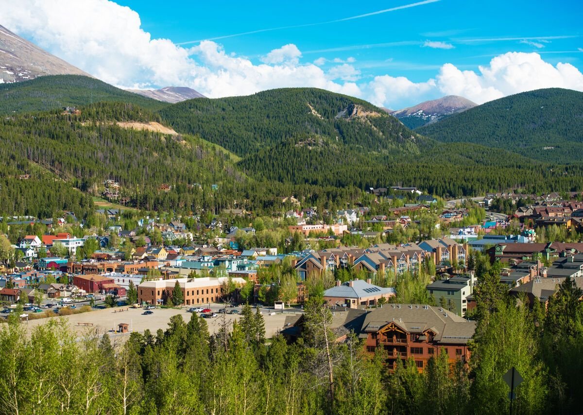 Breckenridge Asks Travelers To Join in Sustainability Initiative Through Volunteer Trail Work