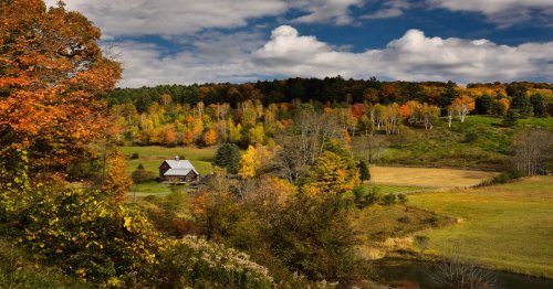 This Small Vermont Town Is Banning Leaf Peepers From Visiting Its Fall Foliage