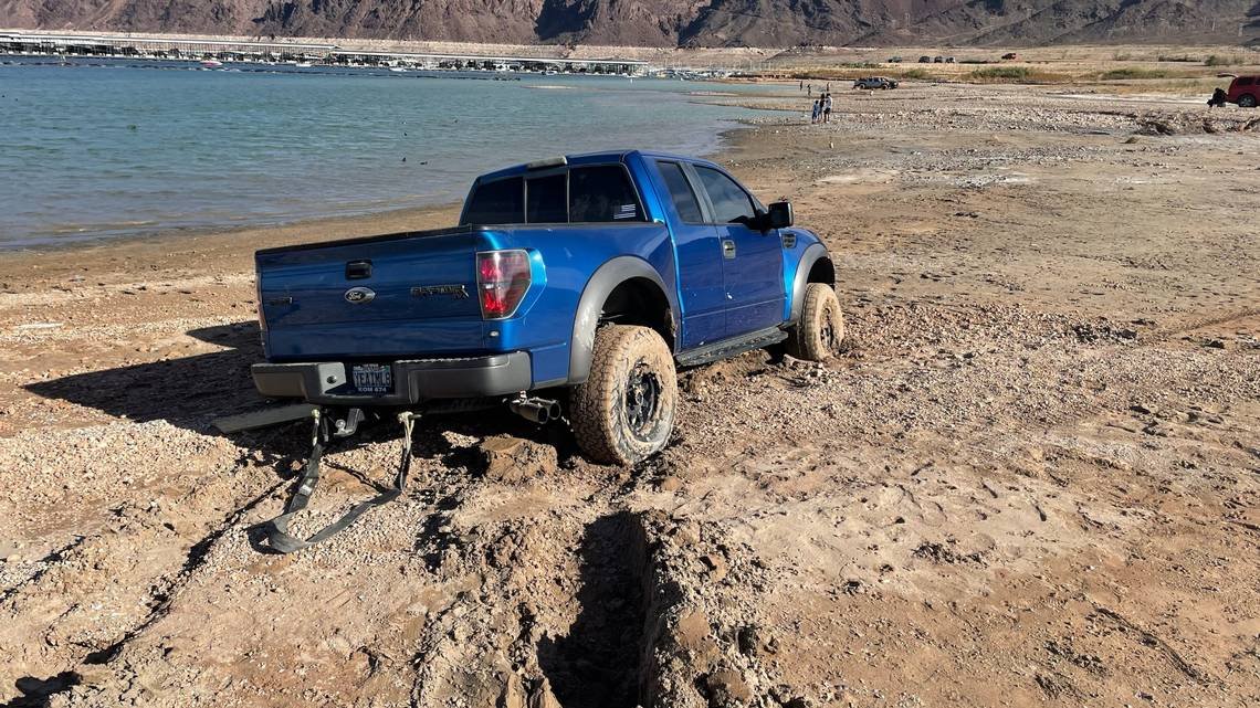 Tourists keep sinking into ground near Lake Mead after drought exposes more shoreline