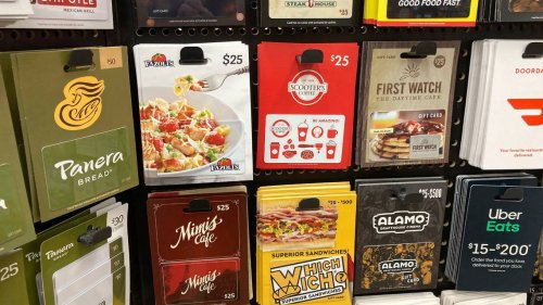 Man accused of stealing, then selling hundreds of thousands of gift cards, feds say