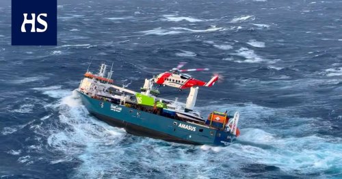 Meriliikenne | Hollantilainen rahtilaiva ajelehtii merihädässä Norjan rannikolla – video näyttää, kuinka miehistöä pelastettiin helikopterilla