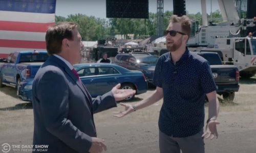 Jordan Klepper Confronts My Pillow’s Mike Lindell Over Election Fraud Claims: You’re ‘Perpetuating Anger, Fear and Attacking Our Democracy’