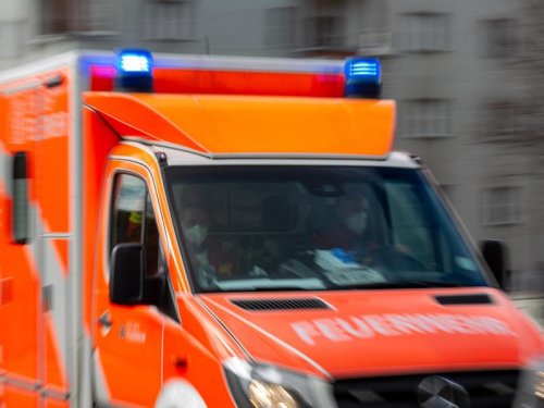 Auto in Karlsruher Bäckerei gefahren: Fahrerin im Krankenhaus gestorben