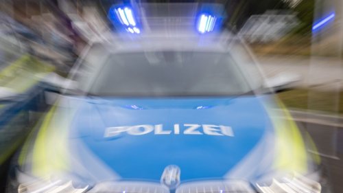 Landkreis Karlsruhe: Brandstiftende Autodiebe filmen sich & werden überführt