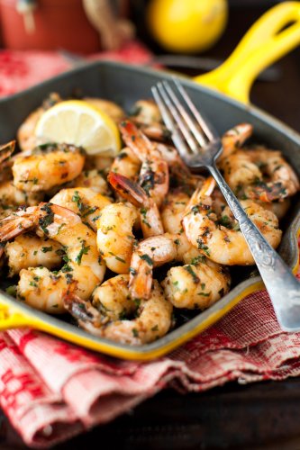 Shrimp with Garlic and Parsley – The Best Sizzling Spicy Appetizer