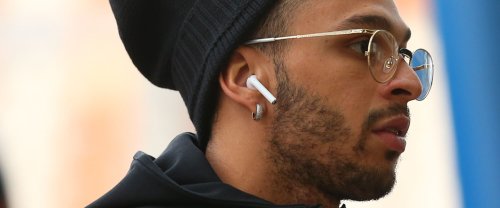 How AirPods Became the Ultimate Fake-Rich-Person Flex